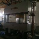 出售11年常州四柱液壓機Y32-800