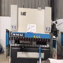 打包出售21年5月兩臺準(zhǔn)新未用中亞折彎機160噸100噸帶票