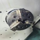 剛剛到貨一臺2021年準新斗山235車床，8寸三千里液壓卡.