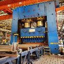 6500噸油壓機！工作臺2.2x3.7米！行程1.5米！開口2米.