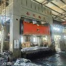 南通騰達1250框架液壓機，開口1800行程1400臺面尺寸移.