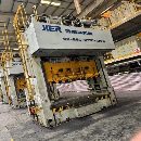 長沙工廠還剩2臺250噸，濟南二機床產，新款，帶移動臺.