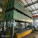 南通久久1000噸大臺面液壓機一臺，工作臺5.7/2米，行.