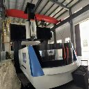 國盛3027龍門，工作臺(tái)2.3米3米，門寬2.75米，門高1.6.