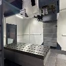 紐威1706加工中心一臺，三軸線軌，主軸BT50，刀臂式刀.