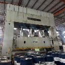 沈陽工廠2臺南通框架液壓機一臺1600噸，有效臺面2.5x4.