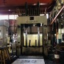 轉讓合模機 2臺，適意牌 320/110噸